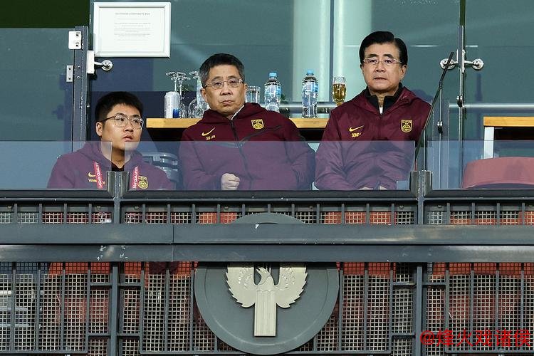 国足25人启程印尼 宋凯现场督战 力争将悬念延续至重庆