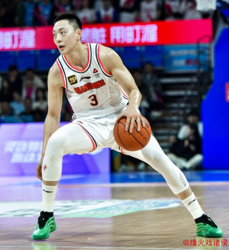 胡明轩16分周琦13+12 广东力克辽宁总比分2-1 胡明轩16分周琦13+12 广东力克辽宁总比分2-1