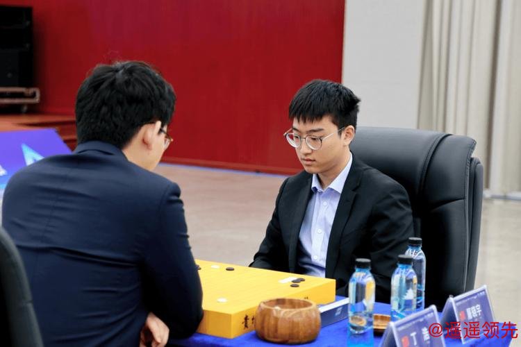 国手赛范廷钰胜屠晓宇 明年三月与丁浩争夺头衔