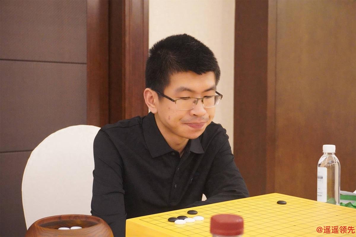 国手赛范廷钰胜屠晓宇 明年三月与丁浩争夺头衔
